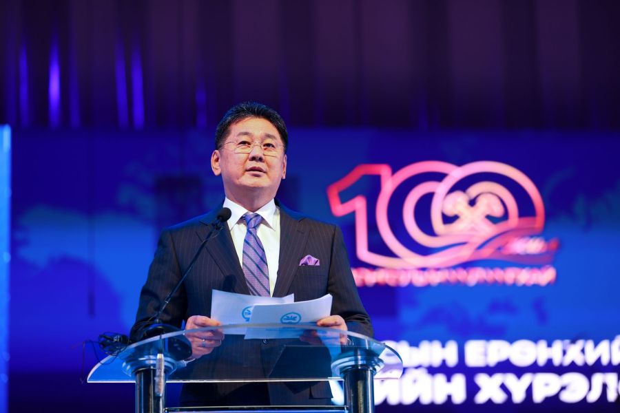 У.Хүрэлсүх: Өнгөрсөн 100 жилд эх орныхоо алтан хөрс, газрын хэвлийд ямар их баялаг байгааг нээн илрүүллээ