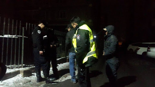 Багш эмэгтэйг хамаарал бүхий эрэгтэй болох М нь олон удаа хутгалж, хилээр гарах гэж байгаад баригджээ