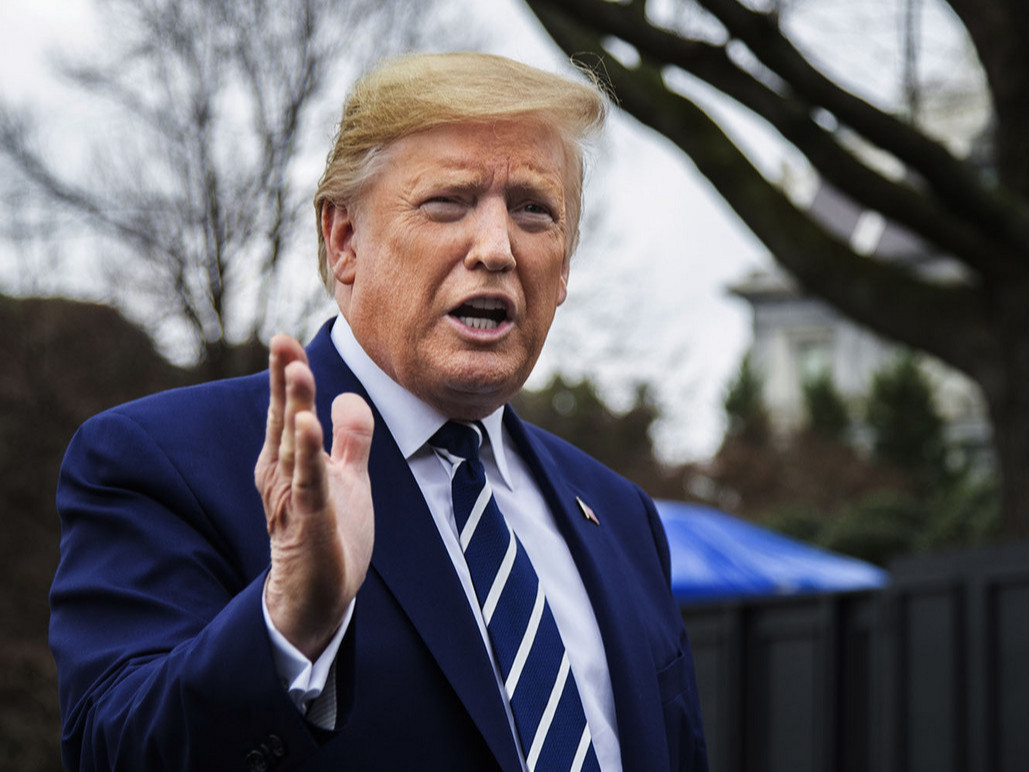 Д. Трамп эмэгтэйчүүдийн спортын төрөлд хүйсээ солиулсан хүмүүс оролцохыг хориглосон захирамжид гарын үсэг зурлаа